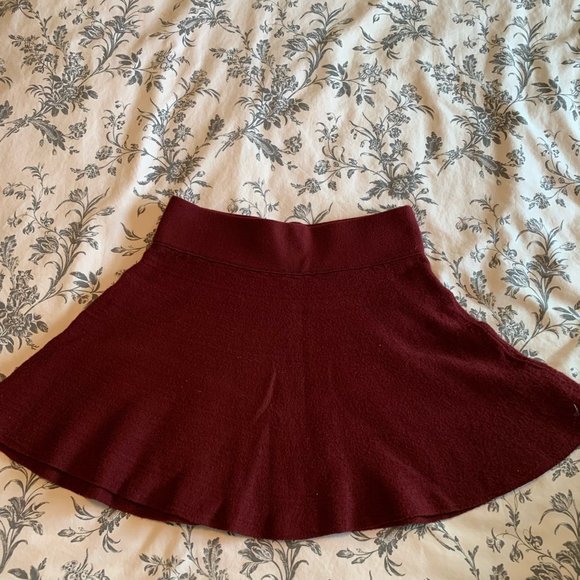 Aritzia Talula Red Skirt Size XS - Picture 1 of 1